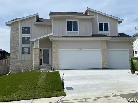 11964 S 113 St, Papillion, NE 68046