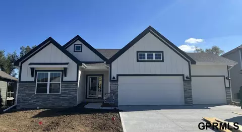 13609 S 54 St, Papillion, NE 68133