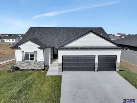 11671 N 145th St, Waverly, NE 68462