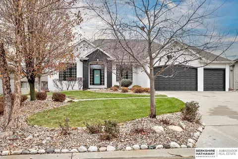 19522 Bellbrook Blvd, Gretna, NE 68028