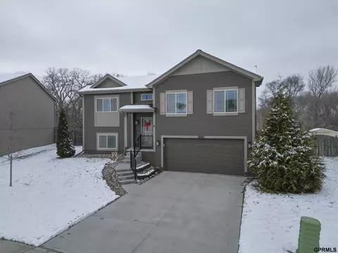 19618 R St, Omaha, NE 68135