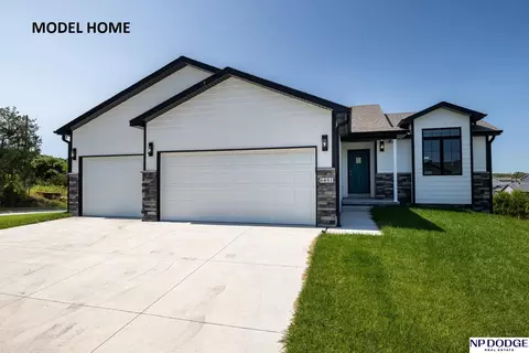 6401 N 13th Ct, Lincoln, NE 68521