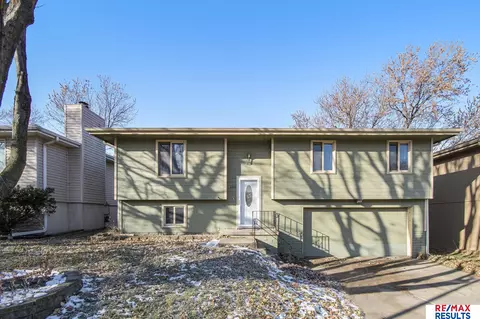 11570 Rambleridge Rd, Omaha, NE 68164
