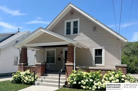 634 Benton St, Council Bluffs, IA 51503