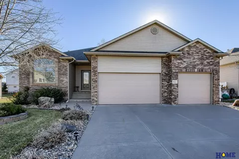 9021 Garland St, Lincoln, NE 68505