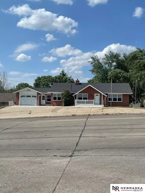 2004 Harlan Dr, Bellevue, NE 68005