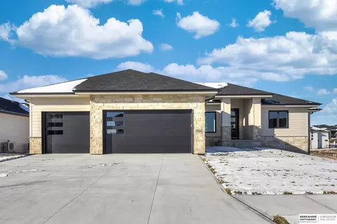 2744 N 181 St, Elkhorn, NE 68022