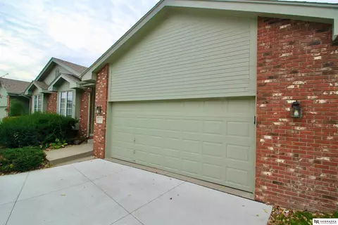 11617 Ridgeview Cir, Papillion, NE 68133