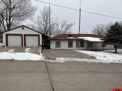 305 E Pennsylvania St, West Point, NE 68788
