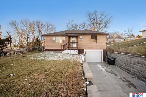 3205 Emmet St, Omaha, NE 68111