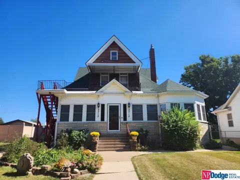3715 S 16 St, Omaha, NE 68107