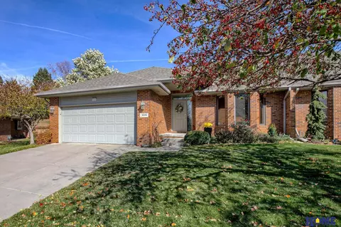 5046 Old Creek Rd, Lincoln, NE 68516