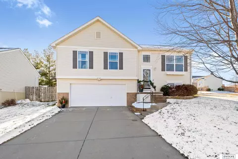 16145 Willow St, Omaha, NE 68136