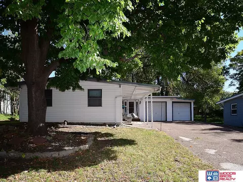 532 Eldora Ln, Lincoln, NE 68505