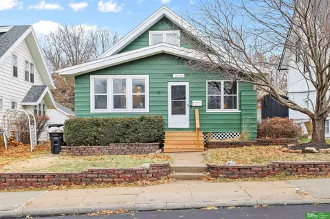 3071 S 32nd St, Omaha, NE 68105
