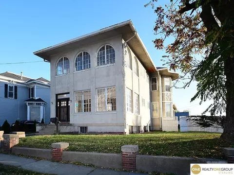 201 N 1st St, Council Bluffs, IA 51503