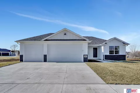 2901 N 91st Ct, Lincoln, NE 68507