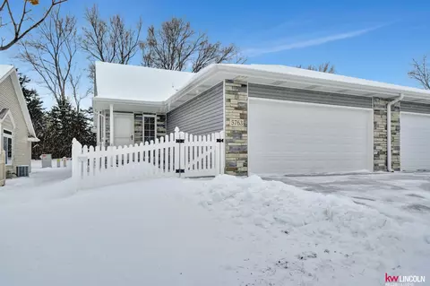 5763 Brendon Ln, Lincoln, NE 68516