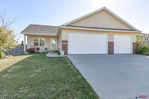 4665 W Mary Louise Ln, Lincoln, NE 68528