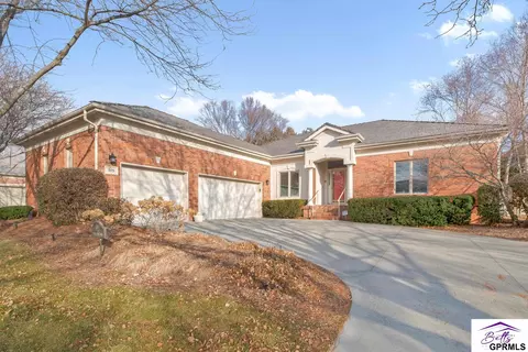 315 N 97th Ct, Omaha, NE 68114