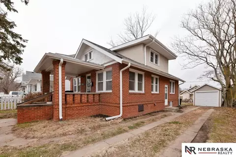 2724 Bauman Ave, Omaha, NE 68112