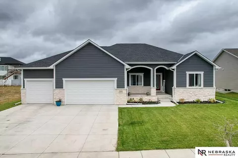 1035 N 108th St, Lincoln, NE 68527