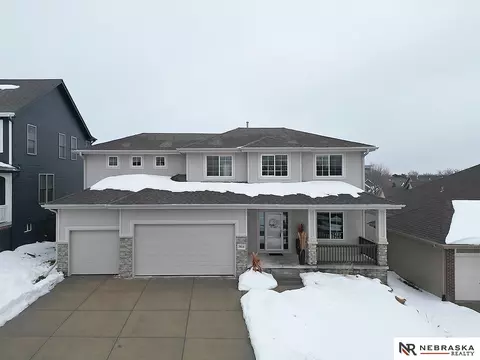 18214 Dewey Ave, Omaha, NE 68022