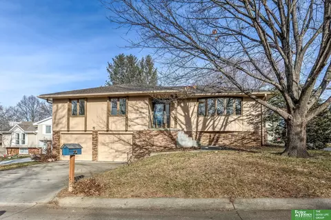 14820 Seward Plz, Omaha, NE 68154