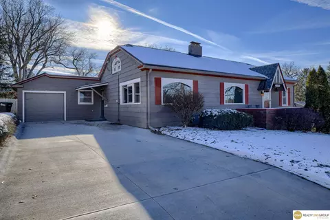 5851 Pine St, Omaha, NE 68106