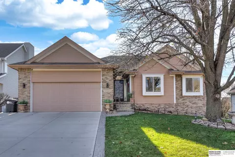 15623 Monroe Cir, Omaha, NE 68135