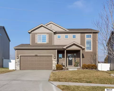 16426 Virginia St, Omaha, NE 68136