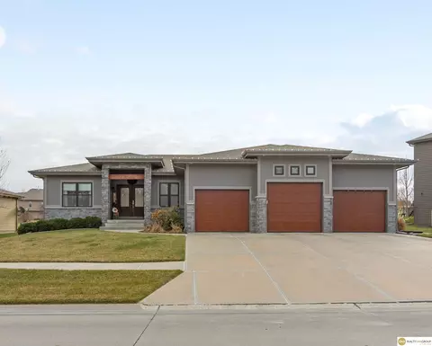 19503 Josephine St, Gretna, NE 68028