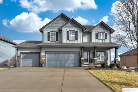 6715 S 200 Ave, Omaha, NE 68135