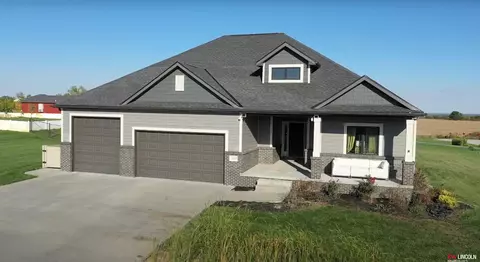 3520 SW 77th St, Lincoln, NE 68532