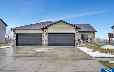 420 S Front St, Hallam, NE 68368