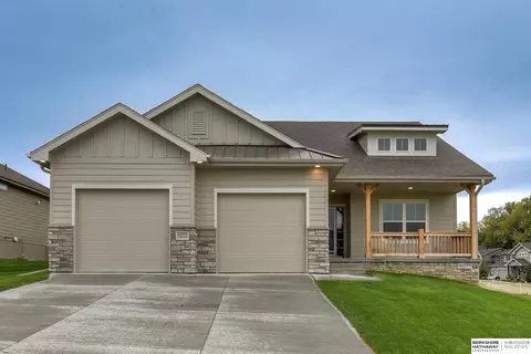 16915 Virginia St, Omaha, NE 68136
