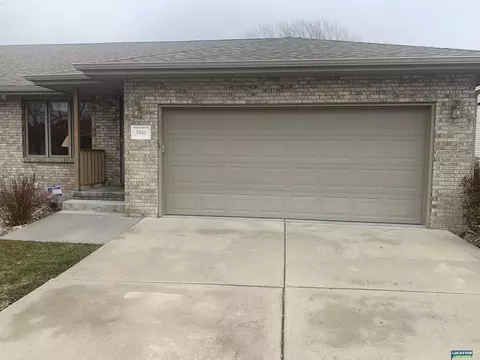 7051 Culwells Ct, Lincoln, NE 68516