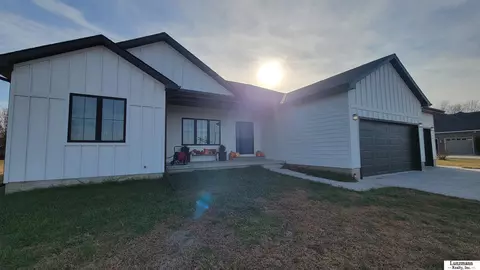 1921 8th St, Auburn, NE 68305