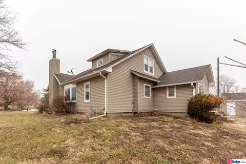 9600 Pella Rd, Firth, NE 68358