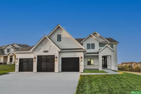 19010 Ventana St, Omaha, NE 68136