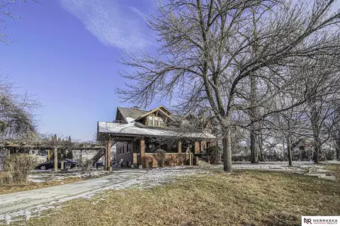 3602 Pacific St, Omaha, NE 68105 photo 2