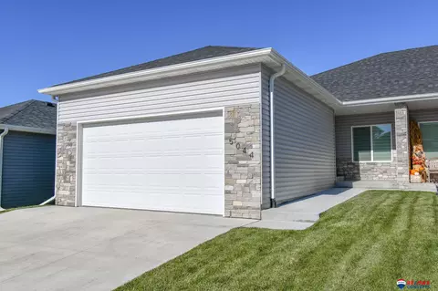 5044 W Stampede Ln, Lincoln, NE 68528
