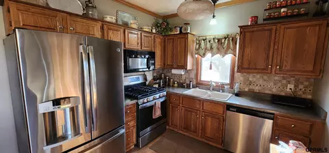 Kitchen - 1000 V County Rd, Lyons, NE 68038 photo 2 of 5