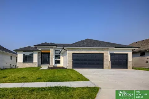 8012 N 166th St, Bennington, NE 68007