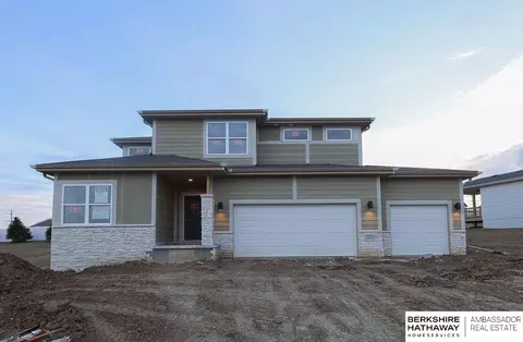 11227 Cove Hollow Dr, Papillion, NE 68046
