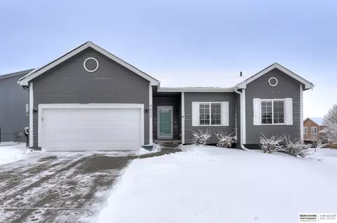 4620 N 164th St, Omaha, NE 68116