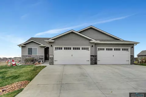 3833 SW 79th St, Lincoln, NE 68532