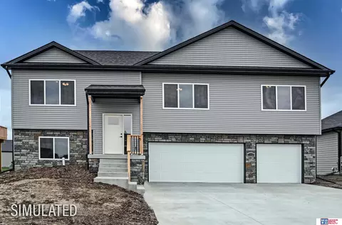 7040 NW 14th St, Lincoln, NE 68521