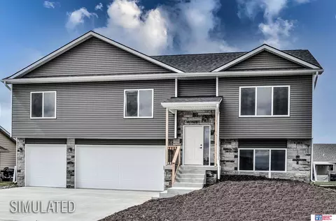 7030 NW 14th St, Lincoln, NE 68521