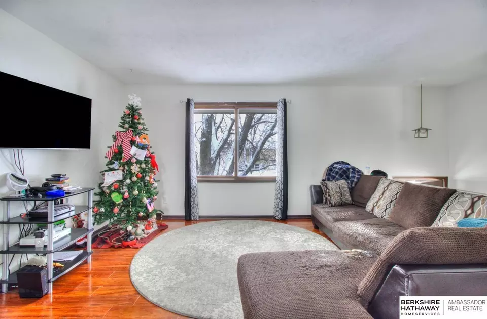 5204 Galloway St, Omaha, NE 68157 | 12 Photos - Movoto